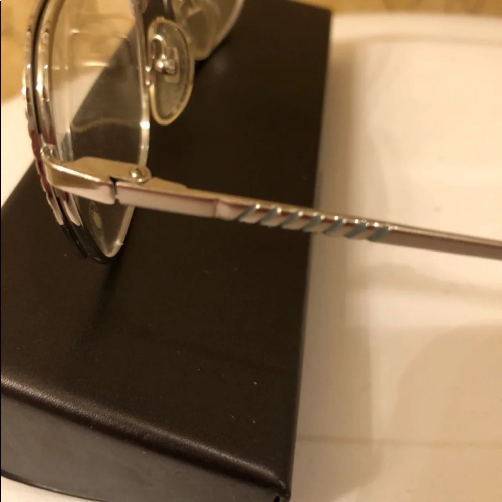 Countess Designer Eyewear - Picture 4 of 9